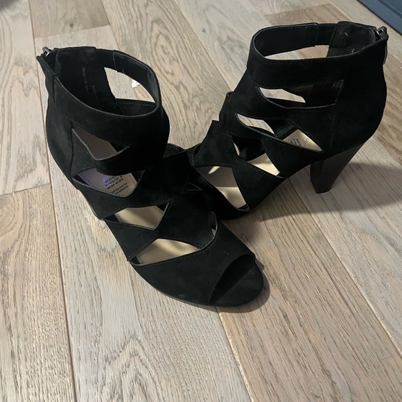 OPEN Toed, 3 Inch Heel, Black Sandal Style Liz Claiborne Heels, Size 7.5 - Picture 3 of 6